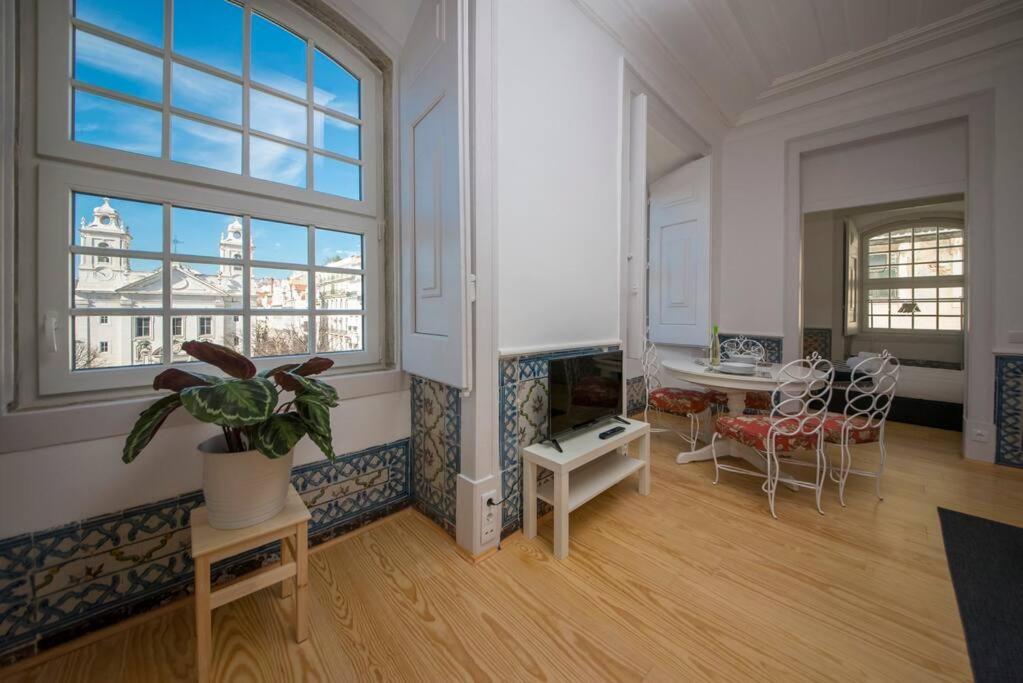 Luxurious Cais Do Sodre, 4 Bedrooms With View Apartamento