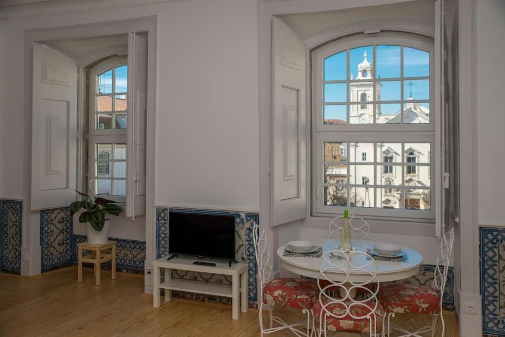 Luxurious Cais Do Sodre, 4 Bedrooms With View Apartamento
