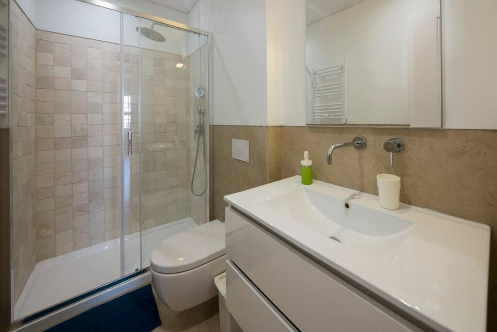 Apartamento Luxurious Cais Do Sodre, 4 Bedrooms With View Lisboa